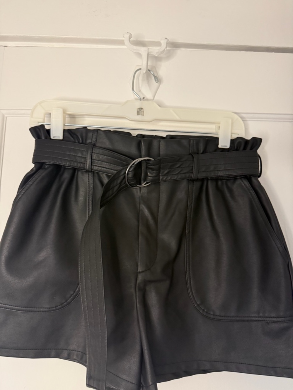 Primark faux leather shorts with belt and zipper cinched waist black size 8
